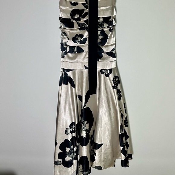 Floral Strapless Gown - Picture 3 of 7